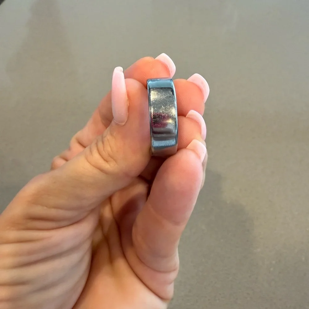 Oura Ring 4 Silver Size 9 + Sizing Kit – Excellent Condition